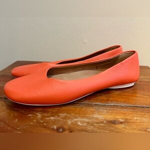 Gentle Souls by Kenneth Cole Eugene Travel Ballet Flats in Orange Leather